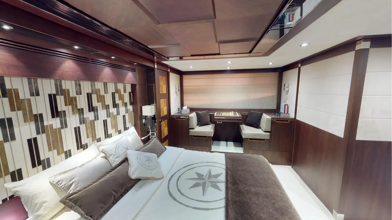 78ft Crystal master cabin