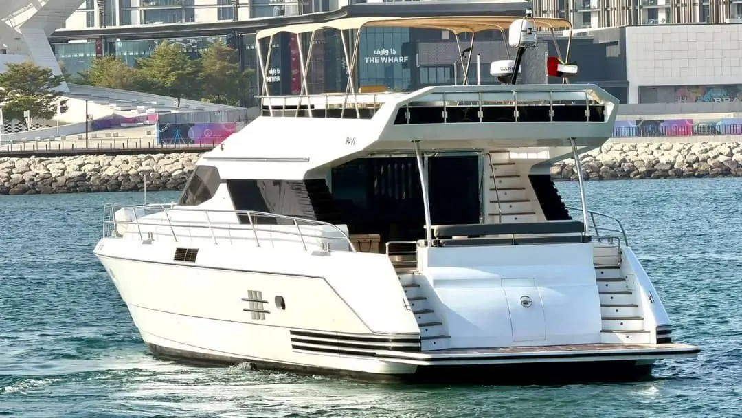 82ft jacuzzi yacht Dubai